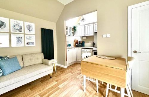 Lossiemouth Casa | Seatown Cottage - Stone's throw from beach