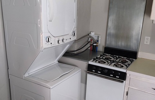 Fremont Apartamento | Seattle Fremont Neighborhood Apartment: "Walk To The Center Of The Universe"