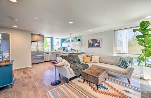 Sunset Hill Casa | Seattle Retreat w/ Canal + Mountain Rooftop Views!