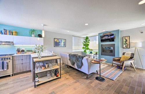 Sunset Hill Casa | Seattle Retreat w/ Canal + Mountain Rooftop Views!