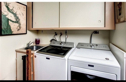 Seahurst Casa | Seattle Vintage Retreat