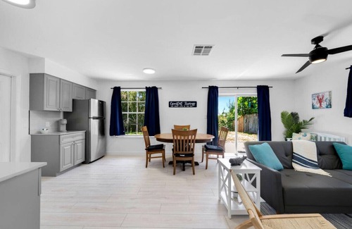 Naples Park Cabaña | SeaTurtle Cottage unit 2