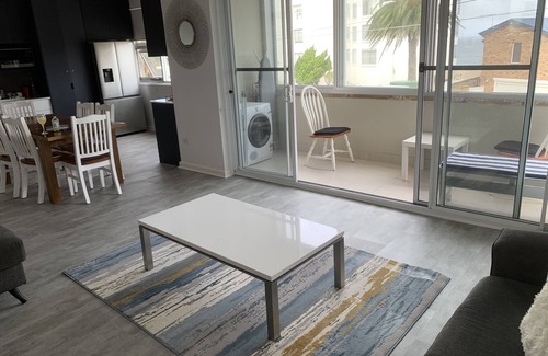Cronulla Apartamento | Seaview apartment directly across from the beach