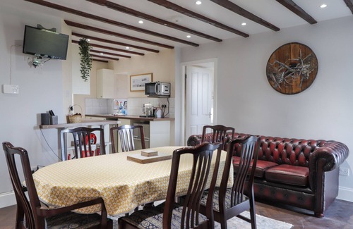 Hopeman Casa | SEAVIEW AT THE DOOCOT, pet friendly, with open fire in Hopeman