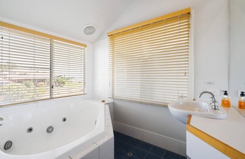 Peppermint Grove Beach Casa | Seaview Beach House by Peppy Beach Retreats®