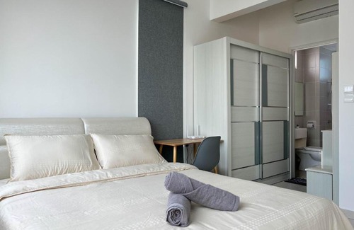 Seri Tanjung Pinang Casa | Seaview Beautiful Rooms