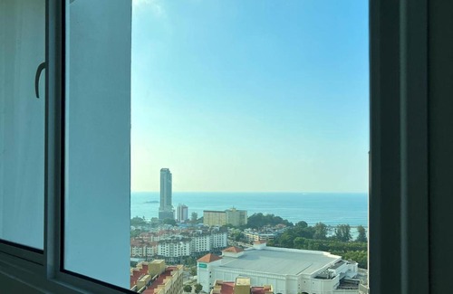 Seri Tanjung Pinang Casa | Seaview Beautiful Rooms
