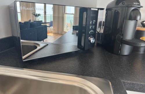 Worthing Apartamento | Seaview flat with balcony, spacious 2 bedroom