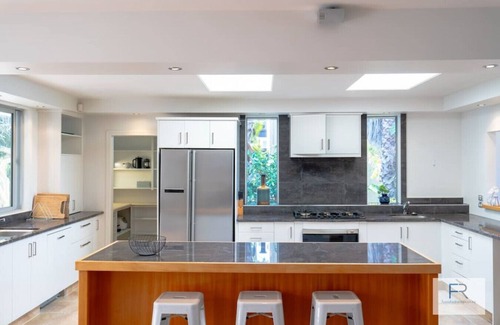 Castor Bay Casa | Seaview Haven in Castor Bay