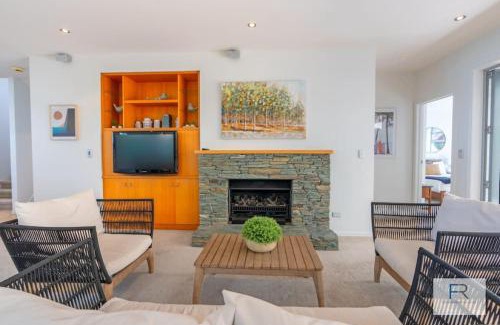 Castor Bay Casa | Seaview Haven in Castor Bay