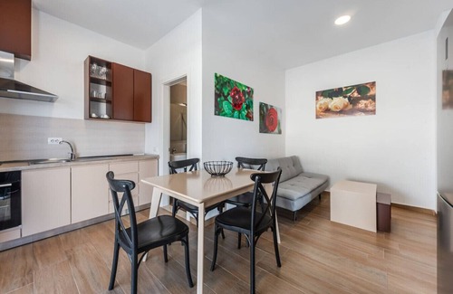 Qerek Apartamento | Seaview Haven - Trendafili