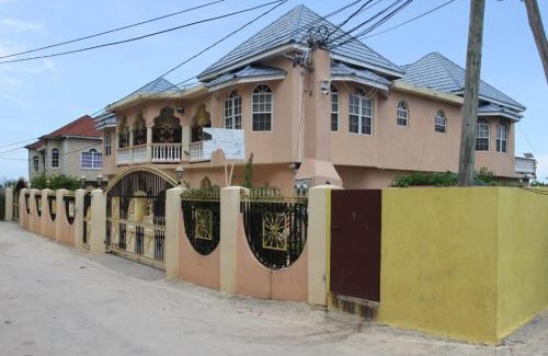 St.Bran's Burg Casa | SeaView Heights Villa montego bay