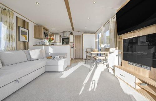 Rhoose Casa | Seaview Holiday Let - Vale Holiday Park at Cardiff Airport