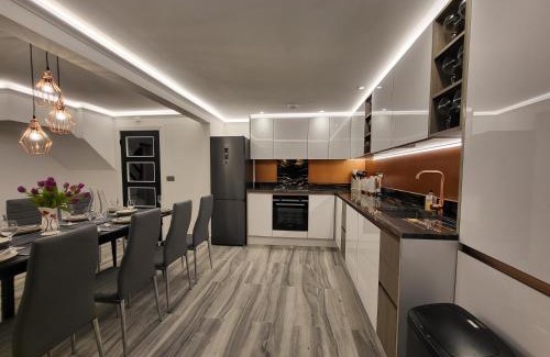 Southwell Casa | Seaview Home with Private Garden, BBQ, Decking & Fire Pit