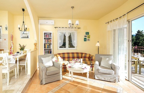 Vrboska Apartamento | Apartamento de lujo SeaView * Villa Madalena * en todo el piso superior de una villa