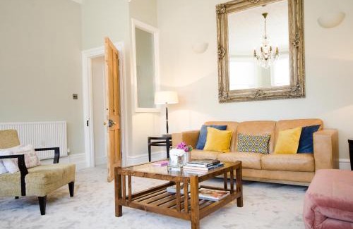 Hove Apartamento | Seaview Mansion Apartment - Central Hove with PARKING