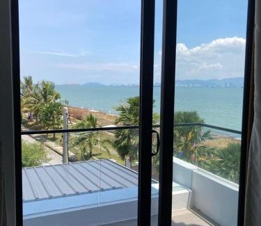 Butterworth Casa | Seaview Master Room - Ensuite Bath in Butterworth