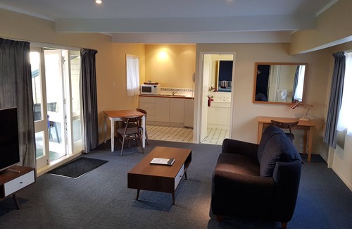 Burnt Pine Hotel | Seaview Norfolk Island