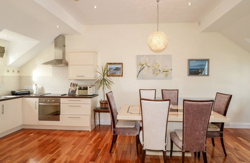Castlerock Cabaña | SEAVIEW, pet friendly, with a garden in Castlerock