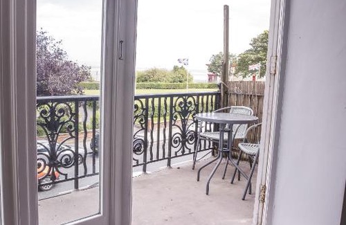Cleethorpes Apartamento | SEAVIEW - Private Balcony - Contractors