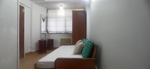 Bandra West Casa | SEAVIEW Room Bandra W Bandstand Nr Taj WOMEN ONLY