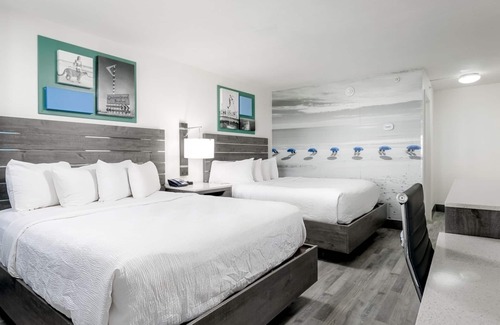 Fort Walton Beach Hotel | Seaview Room Perfect for Wellness Retreat Near Boardwalk on Okaloosa Island