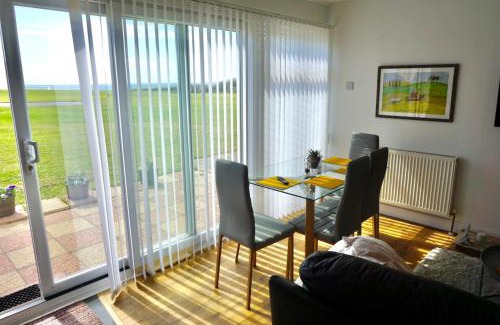 Freshwater Casa | SEAVIEW self-catering coastal bungalow in rural West Wight