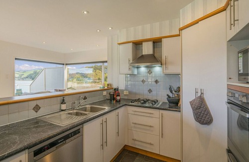 Whitianga Cabaña | By The Sea @ 201 - Whitianga Holiday Home
