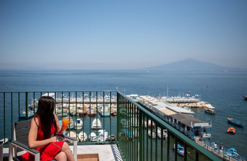 Sorrento Historic Centre Apartamento | SeaView Sorrento Apartment by the sea with terrace