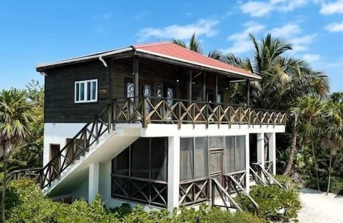 San Pedro Apartamento | Seaview Studio "Manatee" @NorthBeachRetreat