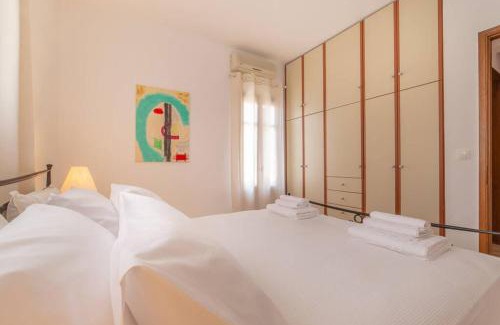 Paleopolis Apartamento | Seaview Stylish Flat in Andros - walk to beach