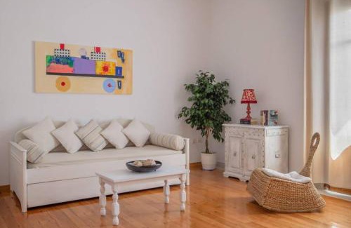 Paleopolis Apartamento | Seaview Stylish Flat in Andros - walk to beach