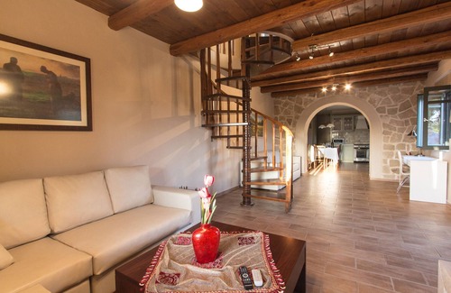 Filaki Villa | Seaview Villa Tradicional Entre los olivos a 500 metros de la playa de arena