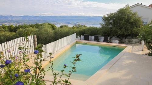 Dobrinj Apartamento | Seaview Villa Anita with Two Bedrooms and private Pool
