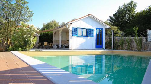 Dobrinj Apartamento | Seaview Villa Anita with Two Bedrooms and private Pool