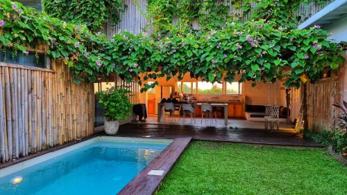 Kediri Villa | Seaway Villa - Joshua District