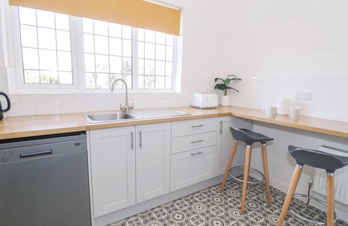 Rhos on Sea Cabaña | SEAWINDS 2A, pet friendly, character holiday cottage in Rhos-On-Sea