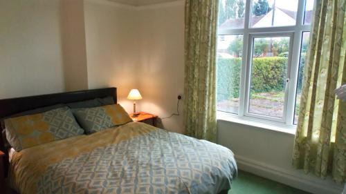 Rhos on Sea Apartamento | Seawinds Holiday Apartment, dog-friendly