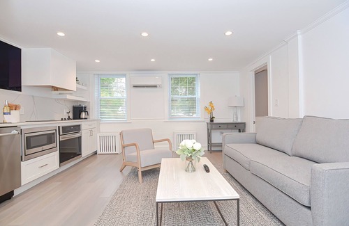 Mystic Apartamento | SeaWolf Downtown Mystic 2BR Lux Weekend Getaway