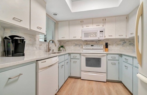 New Smyrna Beach Villa | SeaWoods VILLA. WALK to the Beach!