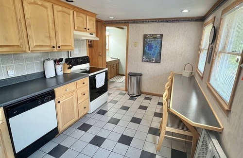 Raymond Villa | Sebago Escape Limit 12 5 Bedroom Home by RedAwning