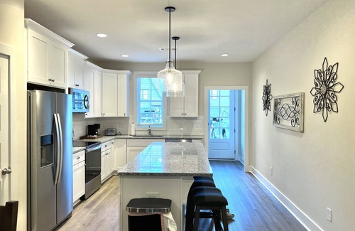 Auburn - Opelika Casa | SEC House --sleeps 8 -- An Executive Townhome in Auburn Alabama 3 BR 2.5 BA
