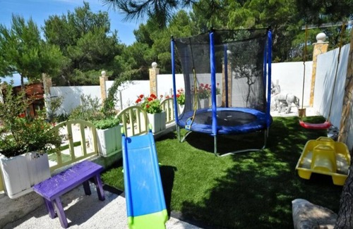 Milna (Brac) Casa | Seclude charmy house with pool 200m from sea