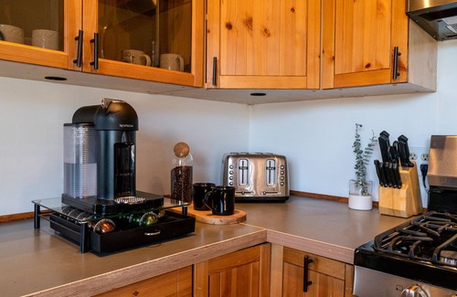 Idyllwild Casa | Secluded 1 acre Mountain Home - Hot Tub, 3 Decks & Direct National Forest Access