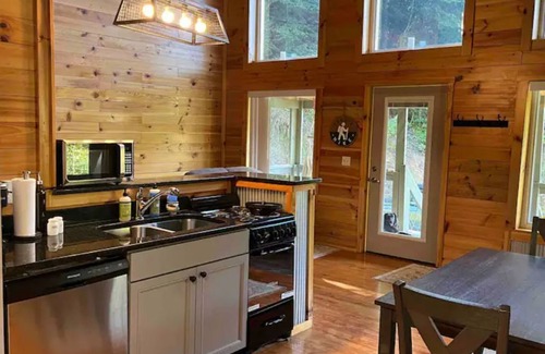 Campton Cabina | Secluded 12-Acre Retreat w/ Hot Tub, Mountain Views, Arcade - Red River Gorge
