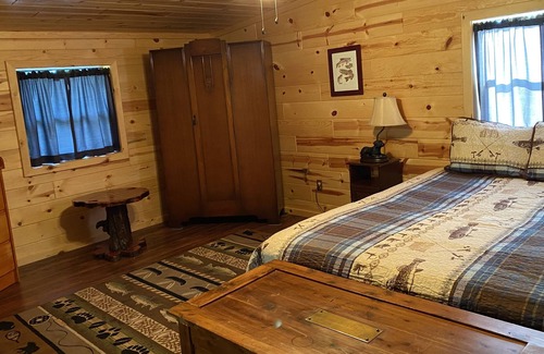Norfork Casa | Secluded 2k sq ft Log Home on 5-acre, 5 min to world-class trout waters and lake