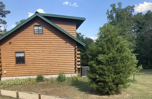 Norfork Casa | Secluded 2k sq ft Log Home on 5-acre, 5 min to world-class trout waters and lake