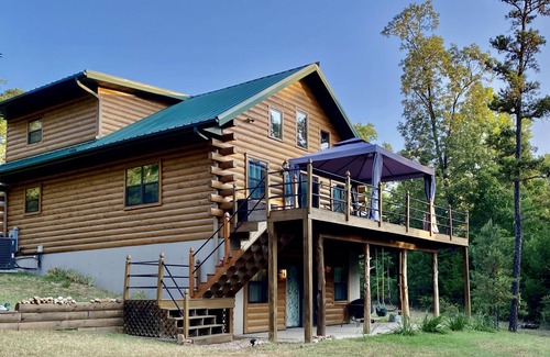 Norfork Casa | Secluded 2k sq ft Log Home on 5-acre, 5 min to world-class trout waters and lake