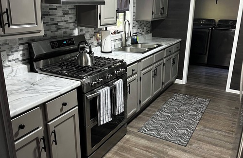 Warsaw Casa | Secluded 3-bedroom house within 3 minutes to downtown Warsaw