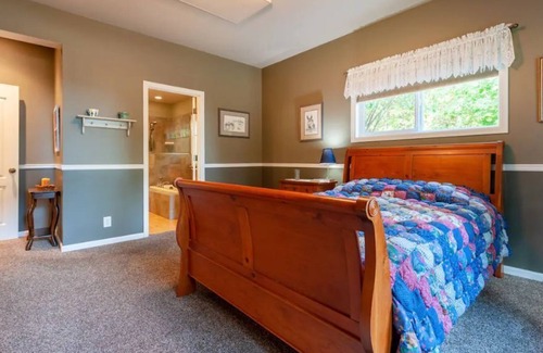 Lummi Island Cabaña | Secluded 5BD Cozy PNW Cottage w/ Beach Access!